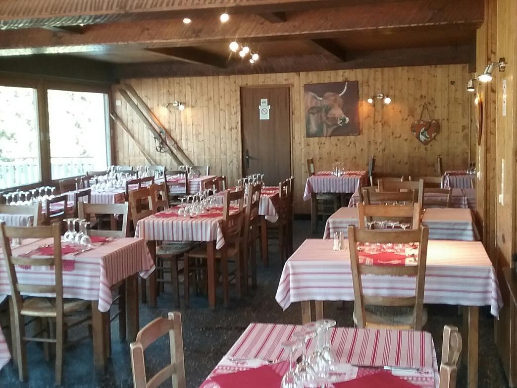 Hotel Restaurant Les Rosieres Manigod Exteriör bild